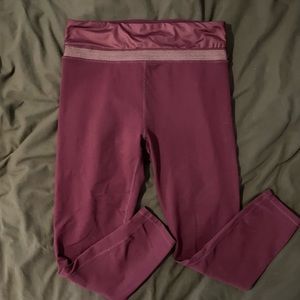 Fabletics maroon ankle length leggings